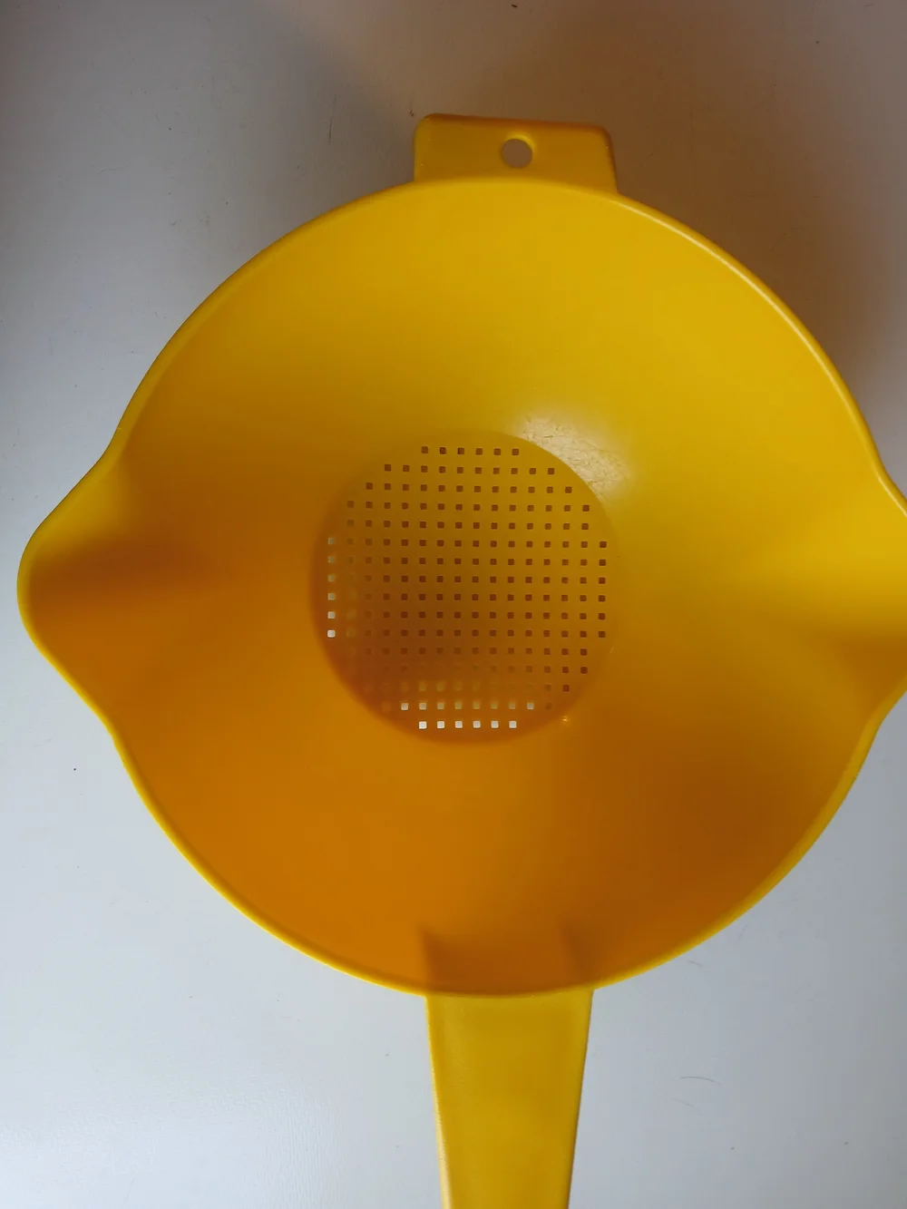 Vintage Tupperware Yellow Strainer Colander, 1 Quart capacity- clean